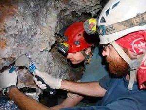 bacteries-resistantes-grotte